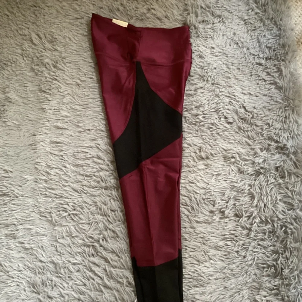 Victoria’s Secret Pink High Waist Ankle Legging Maroon/Black Size S